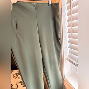 Banana Republic “BR Sport” Olive Green Women’s Pants - Sz 14